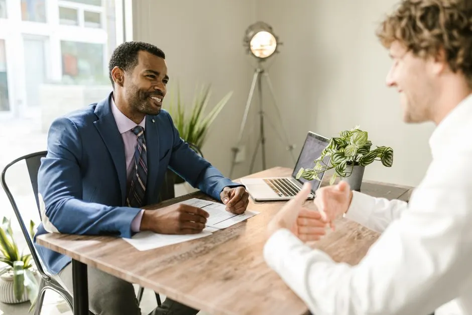 Faire appel à un courtier assurance pro quand votre activité dépend de vos garanties