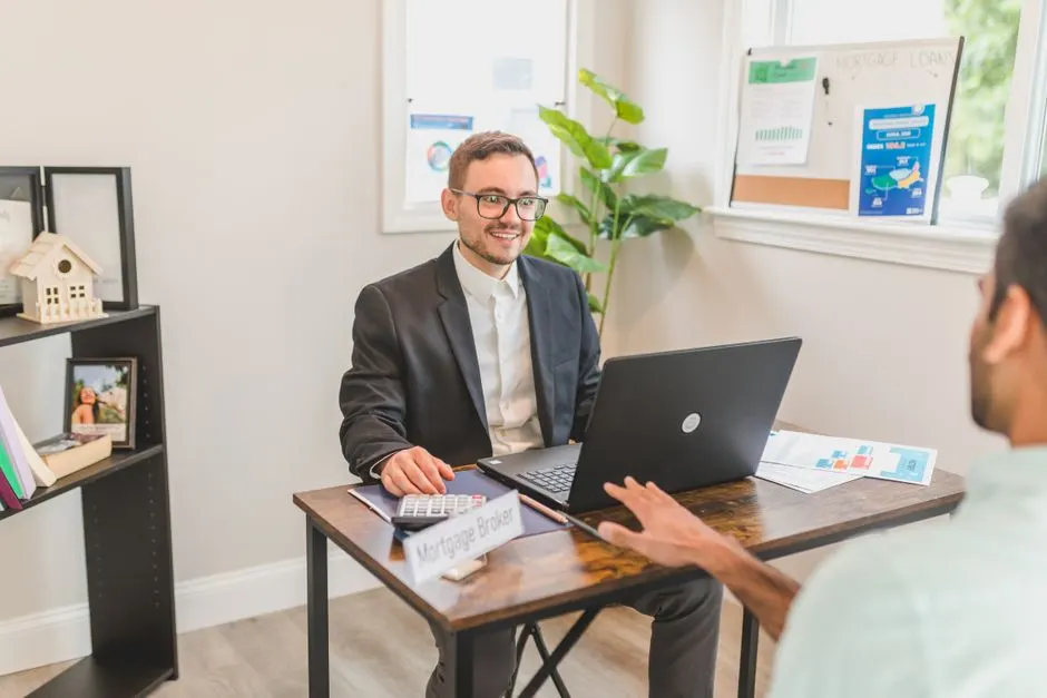 Faire appel à un courtier assurance pro quand votre activité dépend de vos garanties