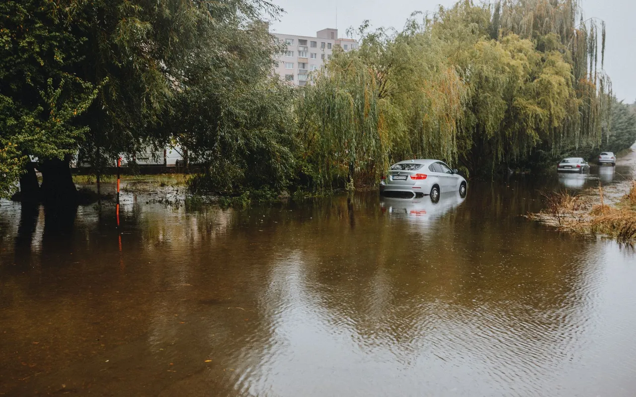 Quand une entreprise perd tout après une inondation, qui paie vraiment la facture du changement climatique