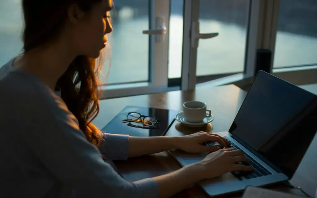 Télétravail et productivité : démêler les mythes des réalités concrètes