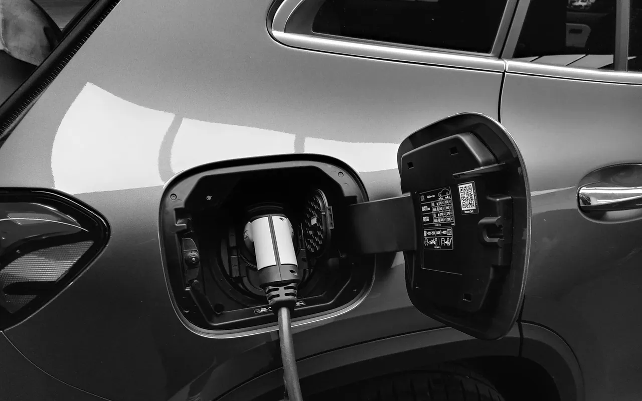 Véhicules électriques ou thermiques : lequel gagne vraiment la transition énergétique dans le secteur automobile