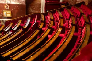 3 lignes de fracture dans les réformes sociales en France et leurs débats