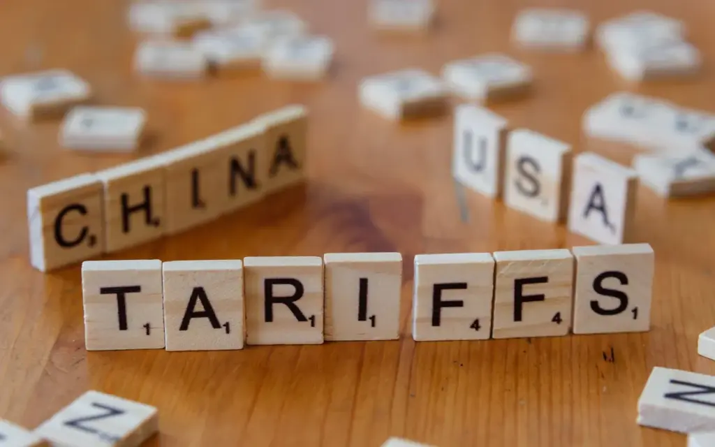 Droits de douane à 47% et trêve fragile : où en sont les tensions commerciales États-Unis Chine