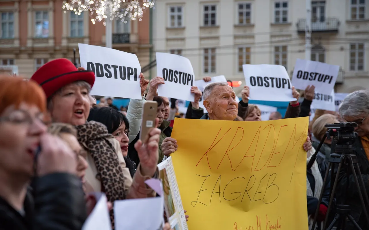 La réforme retraite et les débats parlementaires en France : comment un texte devient loi malgré tout ? — Quel bilan tirer de ces affrontements répétés autour des retraites ?